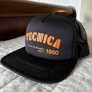 Tecnica truckers hat